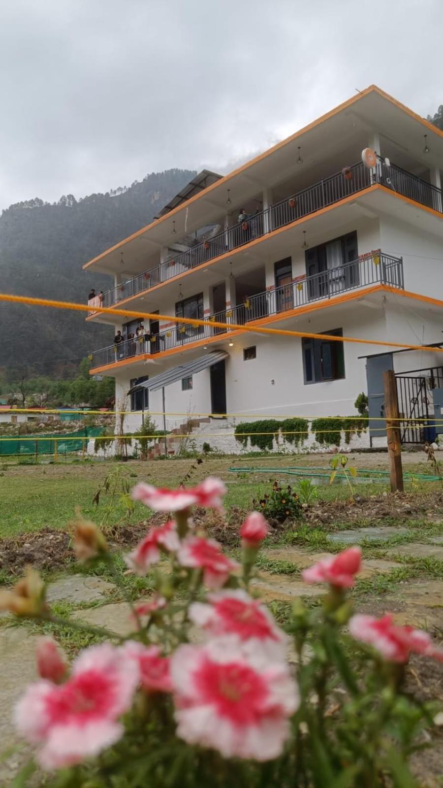Himtrek Stay Kasol Exterior photo